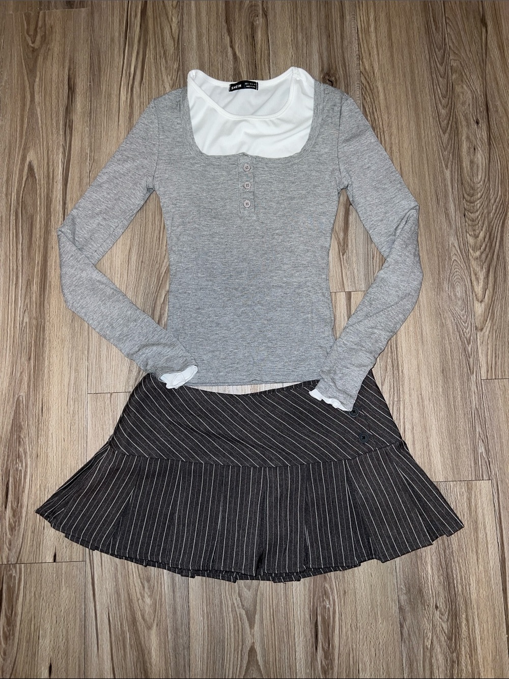 3 pieces Grey Long-Sleeve Top with Black Pinstripe Pleated Skirt